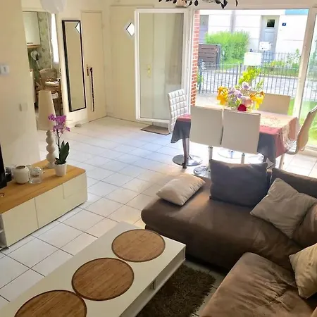 בית נופש 80m2-maison Des Quais - Parking - Jardinet